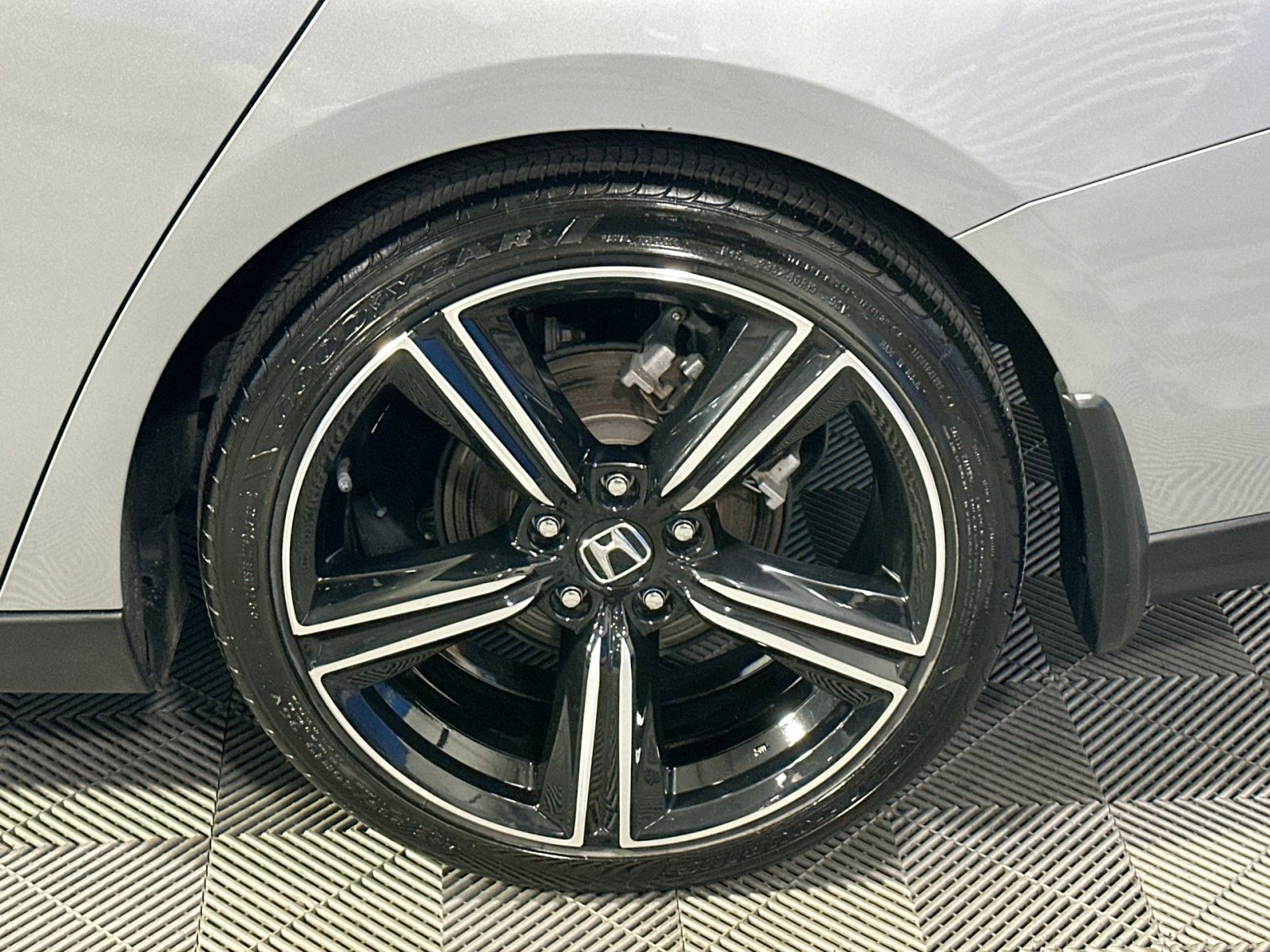 Used 2023 Honda Accord Sport image 12