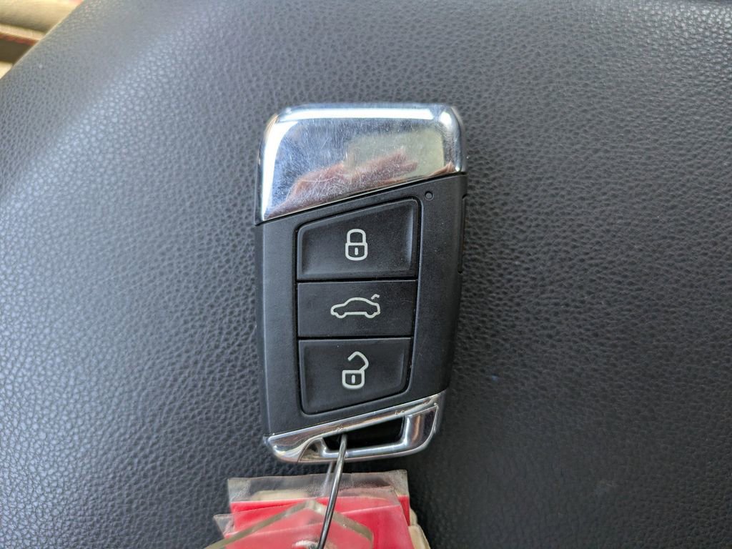 Used 2025 Volkswagen Jetta GLI Autobahn FWD image 29