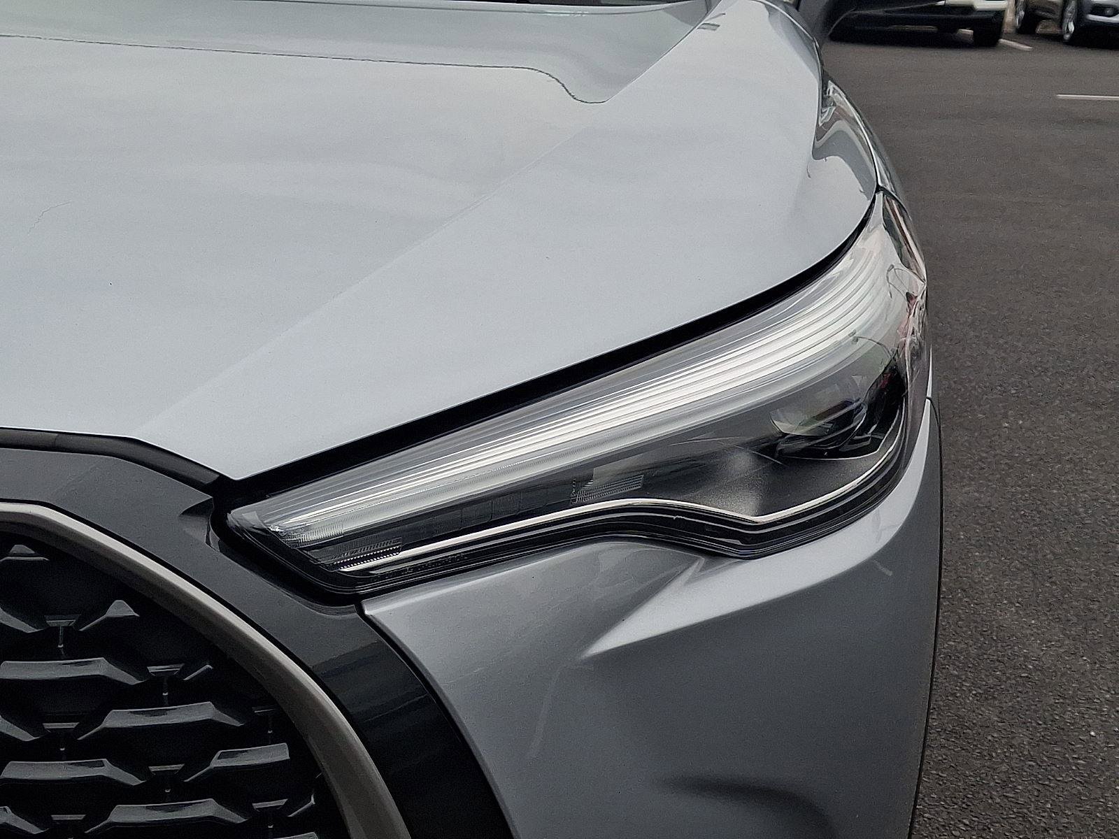 Used 2022 Toyota Corolla Cross XLE w/ Convenience Package image 9