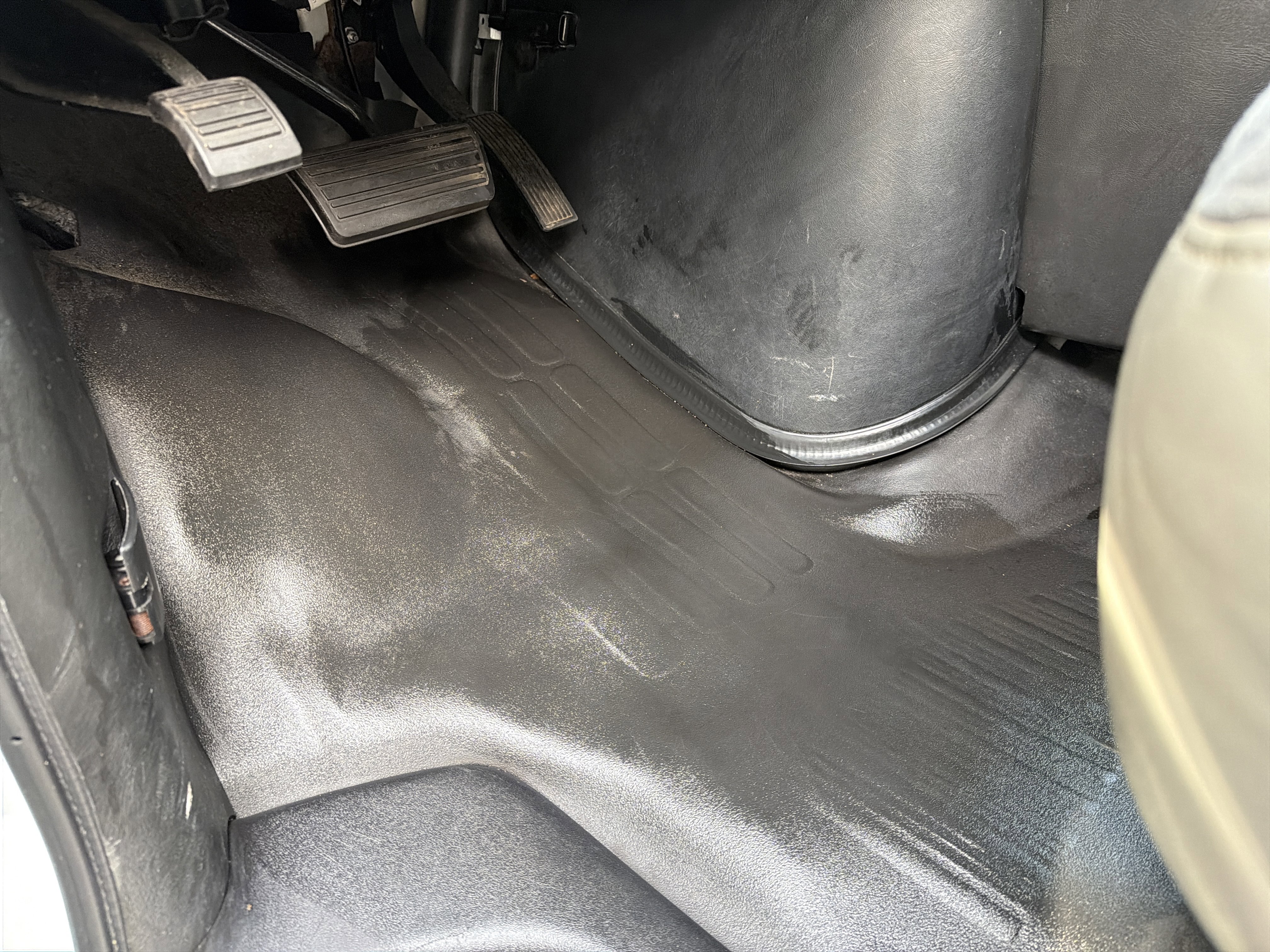 Used 2021 GMC Savana 2500 w/ Driver Convenience Package image 17