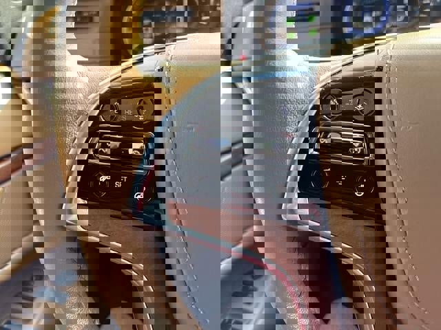 Used 2017 Cadillac Escalade ESV Platinum image 37