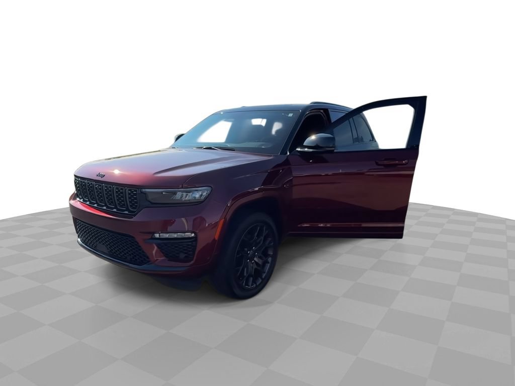 Used 2025 Jeep Grand Cherokee Summit w/ Obsidian Package AWD/4WD image 8