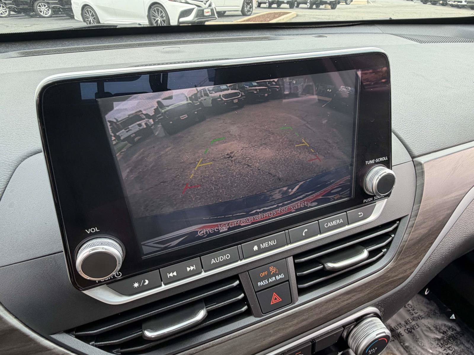 Used 2023 Nissan Altima 2.5 SV FWD image 12