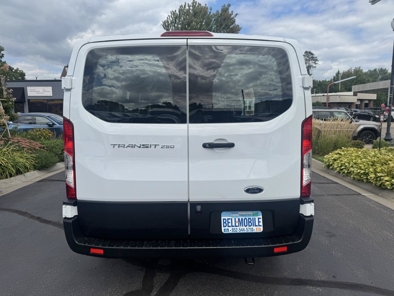 Used 2025 Ford Transit 250 Low Roof RWD image 4