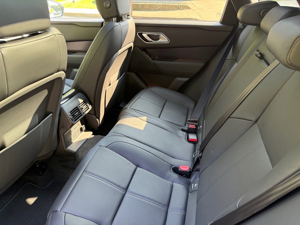 New 2026 Land Rover Range Rover Velar Dynamic SE image 14