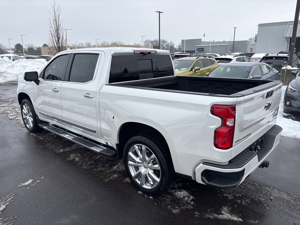 Used 2024 Chevrolet Silverado 1500 High Country w/ Technology Package image 5