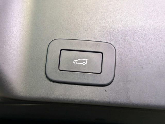 Used 2023 Land Rover Range Rover Evoque R-Dynamic S image 21