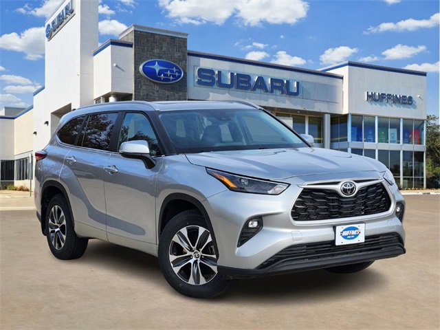 Used 2023 Toyota Highlander XLE