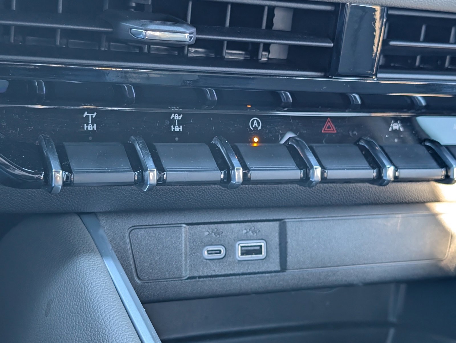 Used 2026 Chevrolet Colorado ZR2 w/ Technology Package image 20