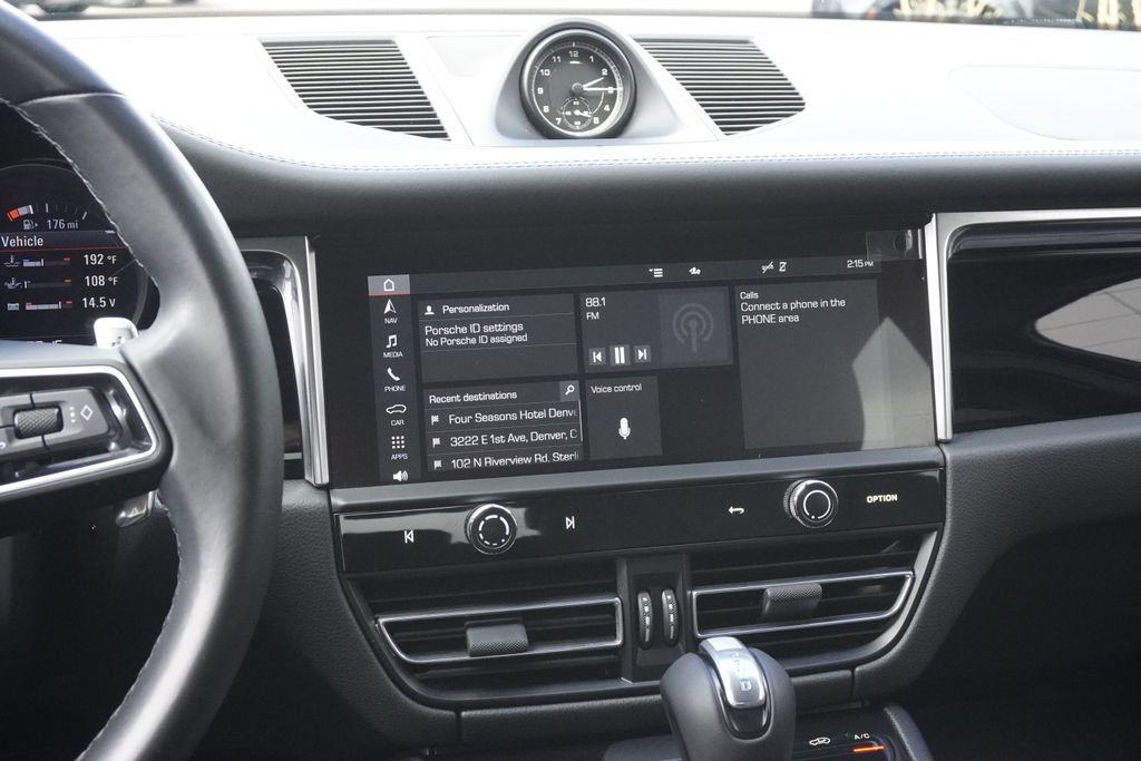 Used 2022 Porsche Macan AWD/4WD image 15