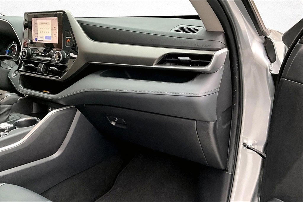 Used 2023 Toyota Highlander XLE image 25