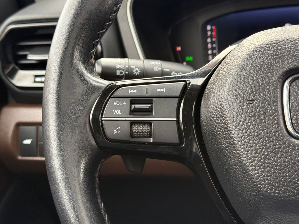 Used 2023 Honda Pilot Elite image 24