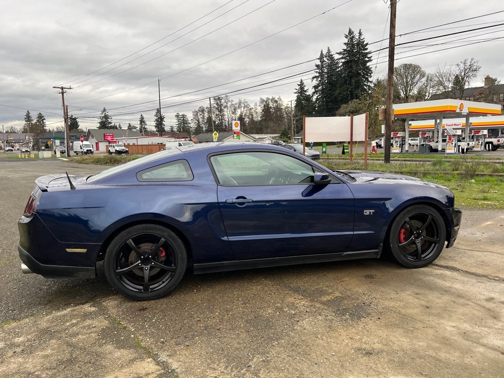 Used 2010 Ford Mustang GT image 11