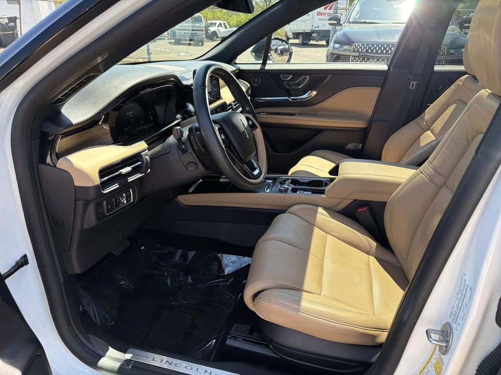 Certified 2022 Lincoln Corsair Reserve w/ Equipment Group 201A AWD/4WD image 11