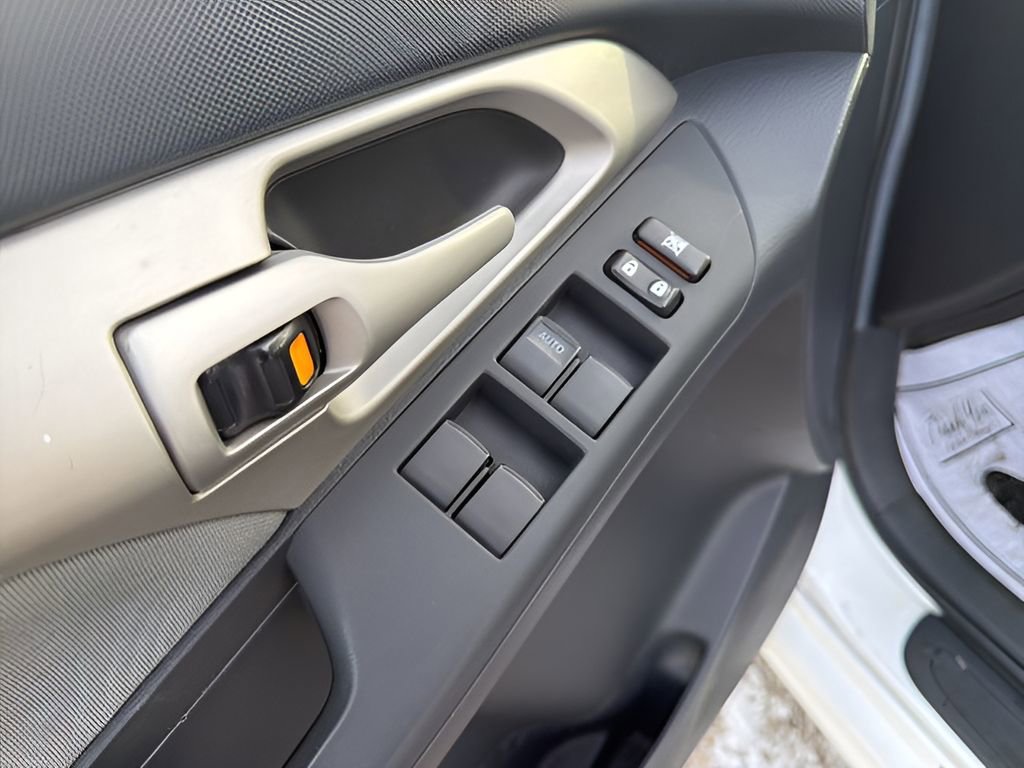 Used 2009 Toyota Matrix image 23