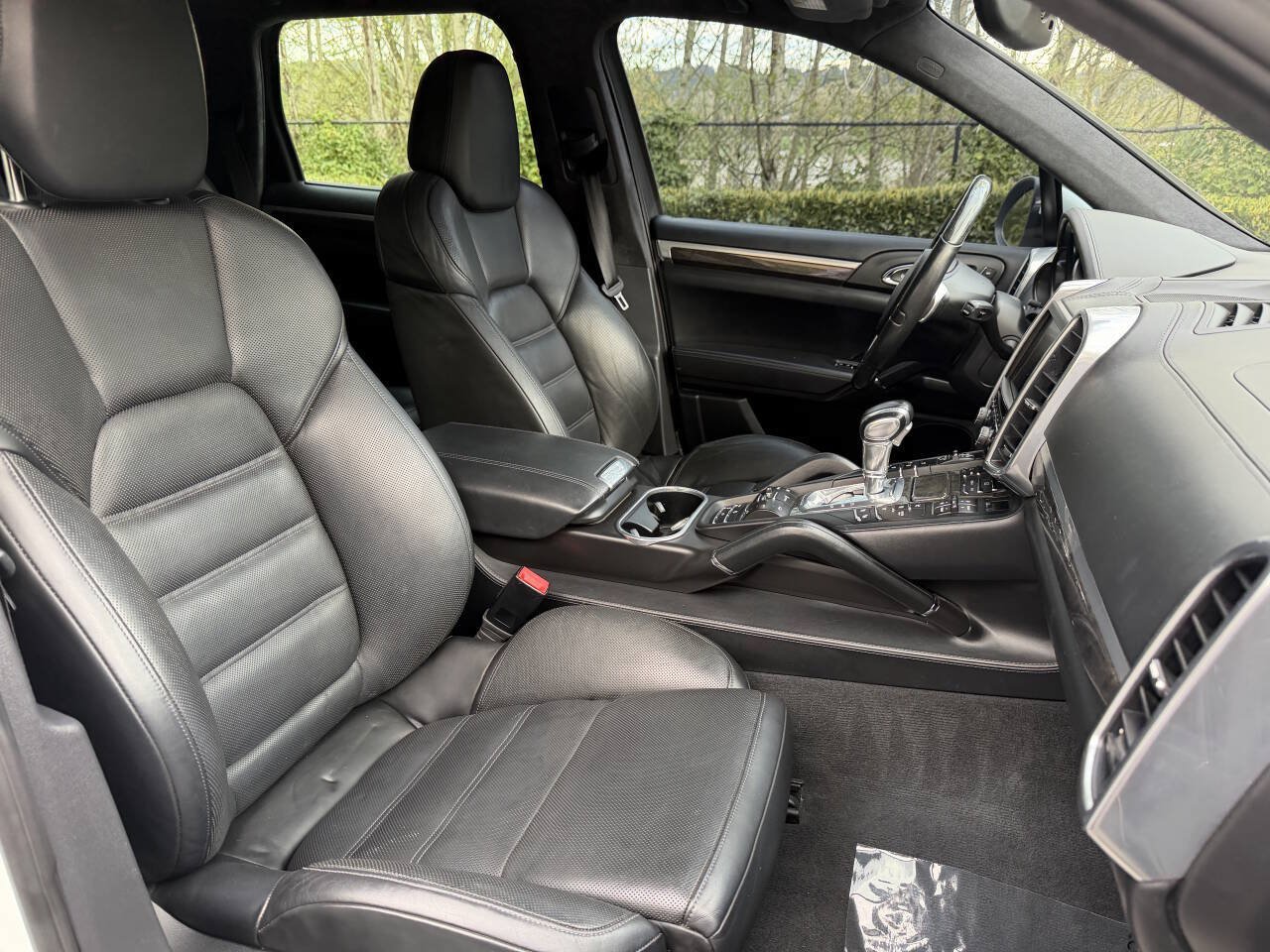 Used 2013 Porsche Cayenne Turbo AWD/4WD image 16