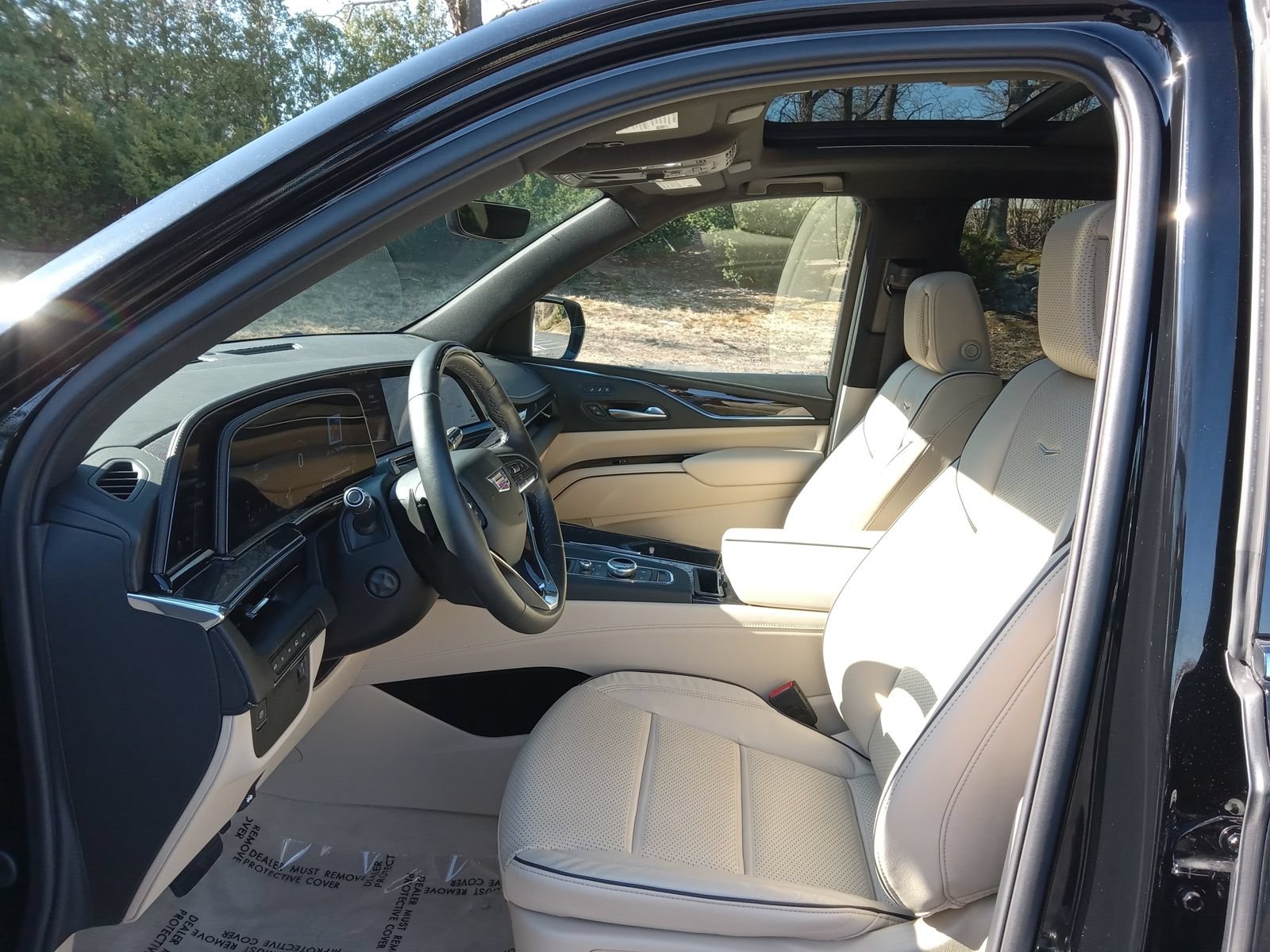 Certified 2024 Cadillac Escalade ESV Premium Luxury AWD/4WD image 11