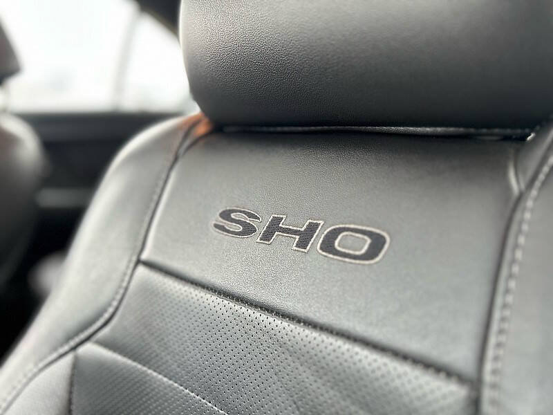 Used 2018 Ford Taurus SHO AWD/4WD image 9