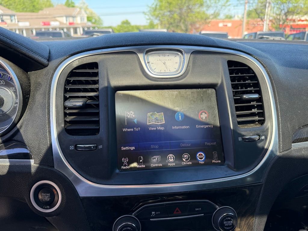 Used 2016 Chrysler 300 C image 19