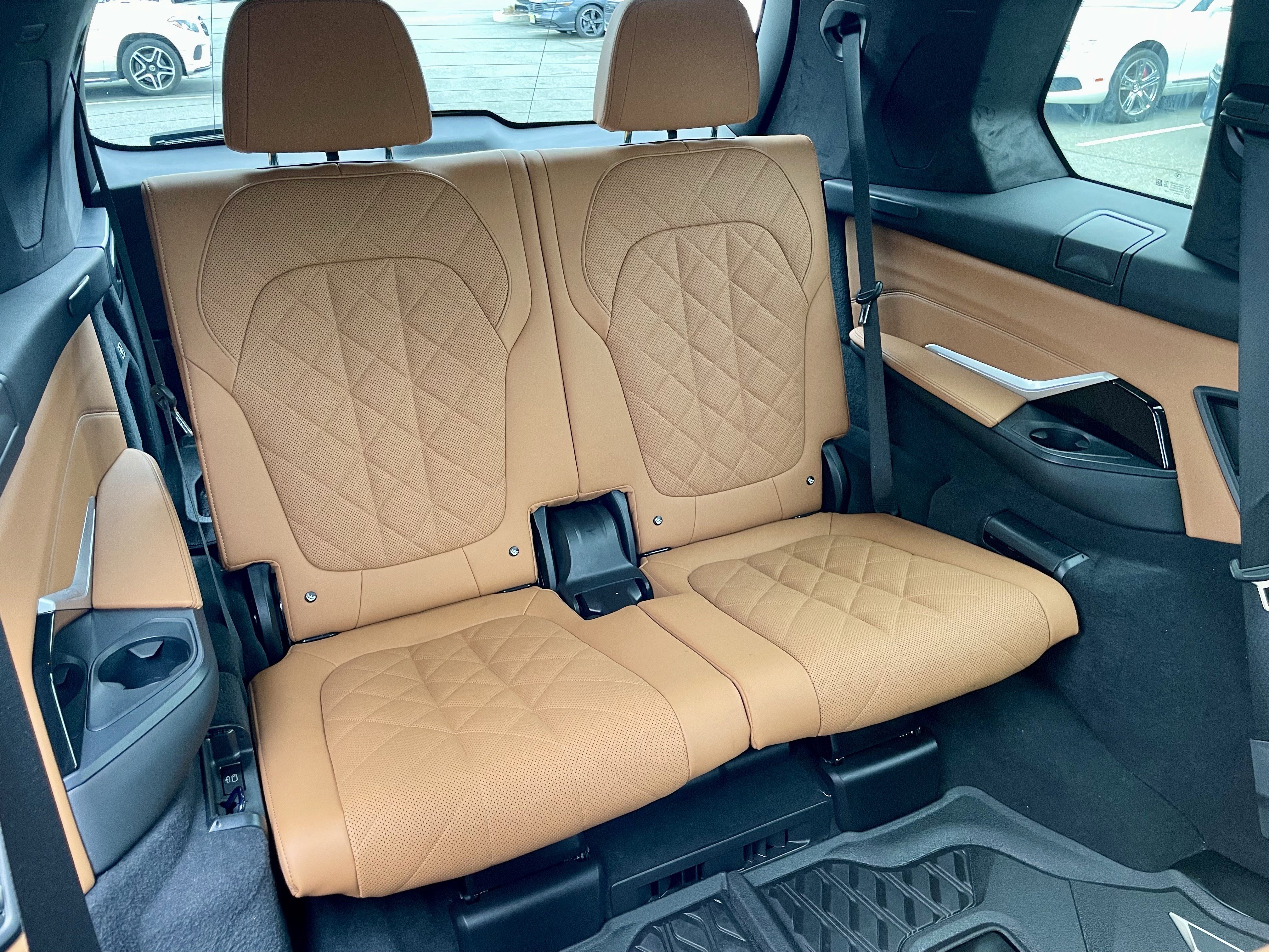 Used 2024 BMW X7 xDrive40i w/ M Sport Package image 33