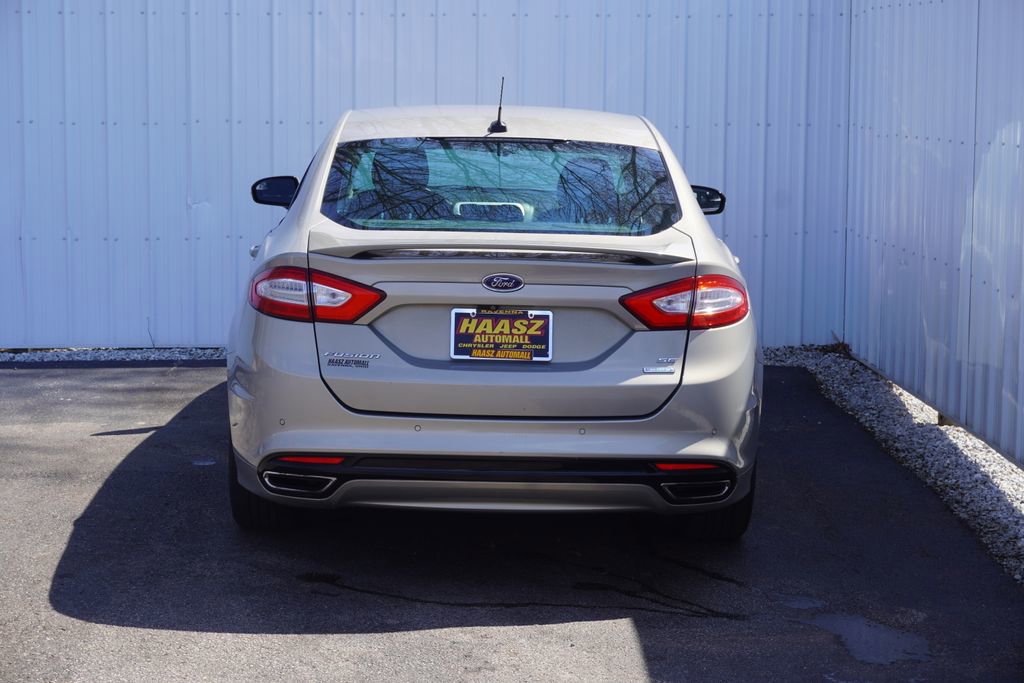 Used 2016 Ford Fusion SE FWD image 5