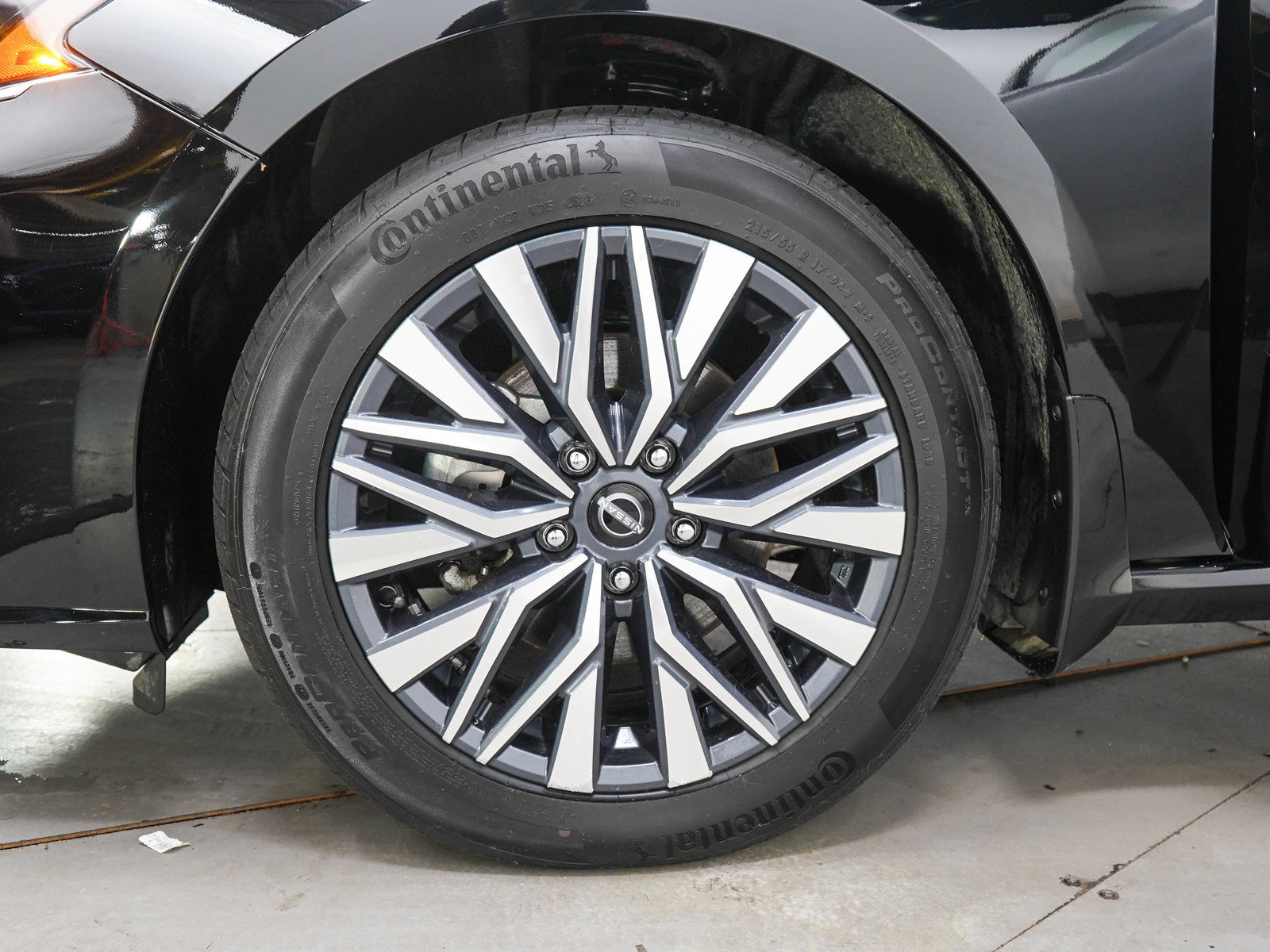 Used 2023 Nissan Altima 2.5 SV w/ SV Premium Package AWD/4WD image 28
