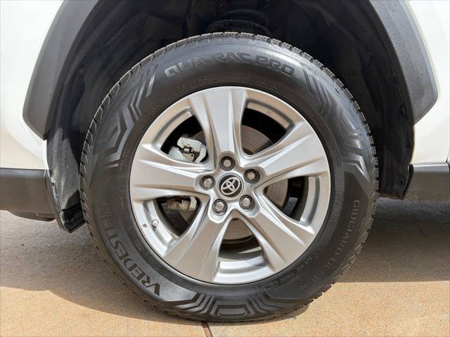 Certified 2024 Toyota RAV4 LE AWD/4WD image 26