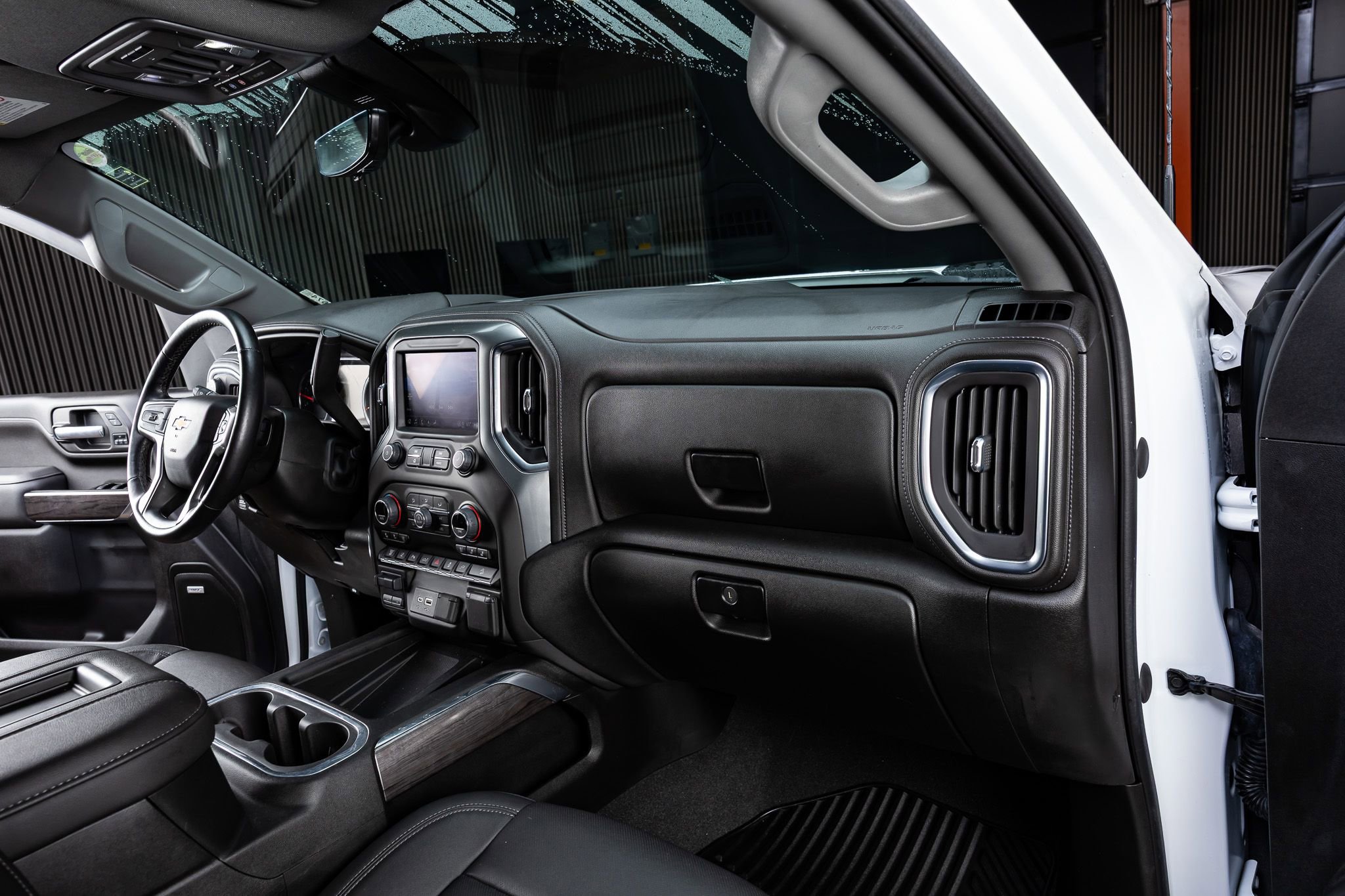 Used 2022 Chevrolet Silverado 2500 LTZ w/ LTZ Plus Package image 18