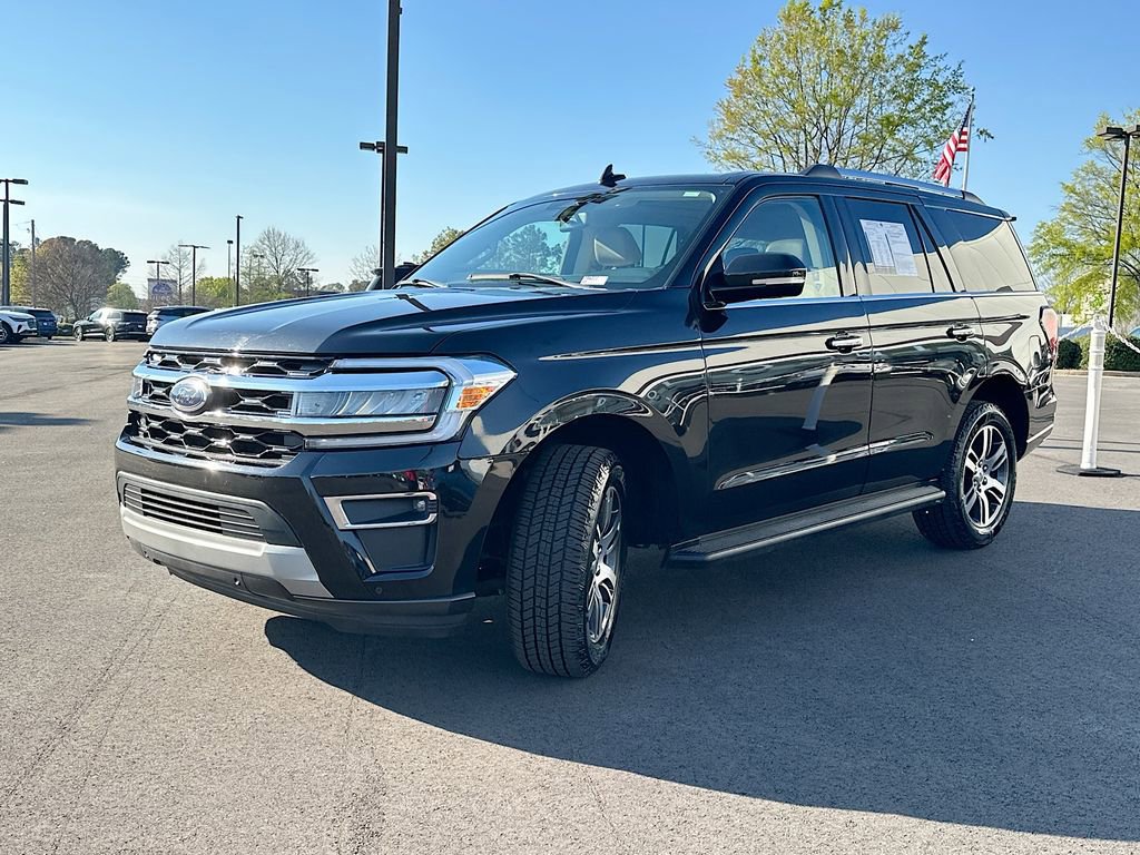 Used 2024 Ford Expedition Limited image 2