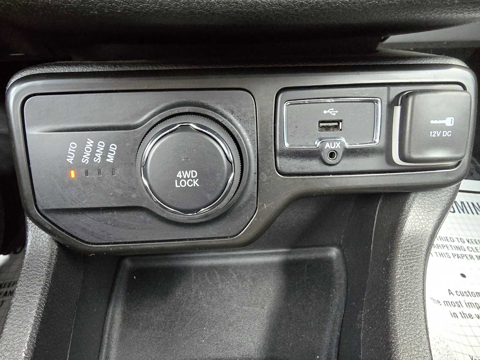 Used 2023 Jeep Renegade Latitude AWD/4WD image 26
