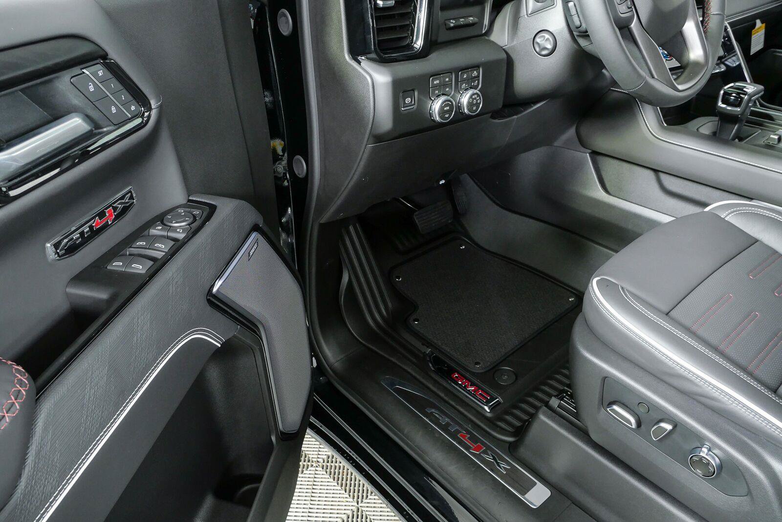 New 2026 GMC Sierra 1500 AT4X AWD/4WD image 8