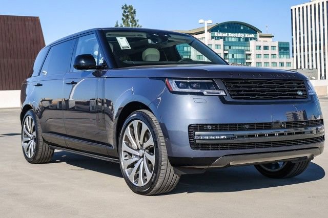 New 2025 Land Rover Range Rover Long Wheelbase SE image 3