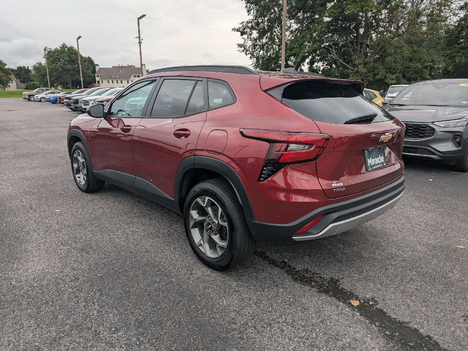 Used 2025 Chevrolet Trax LT w/ Driver Confidence Package FWD image 5