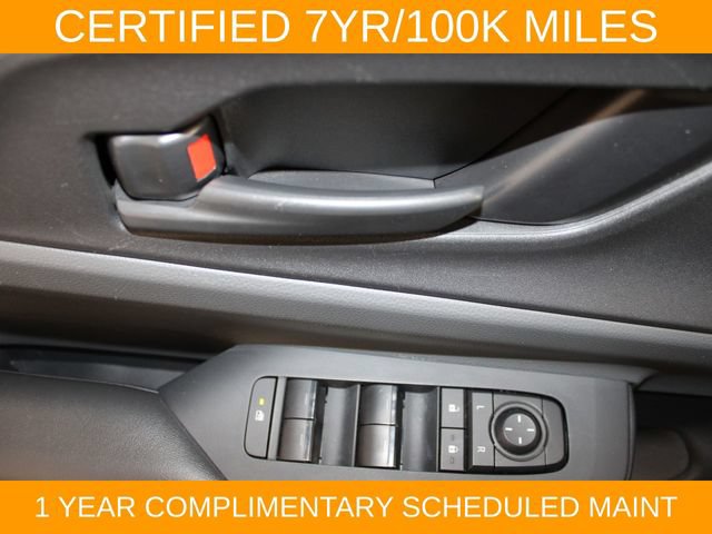 Used 2025 Toyota Prius LE FWD image 18