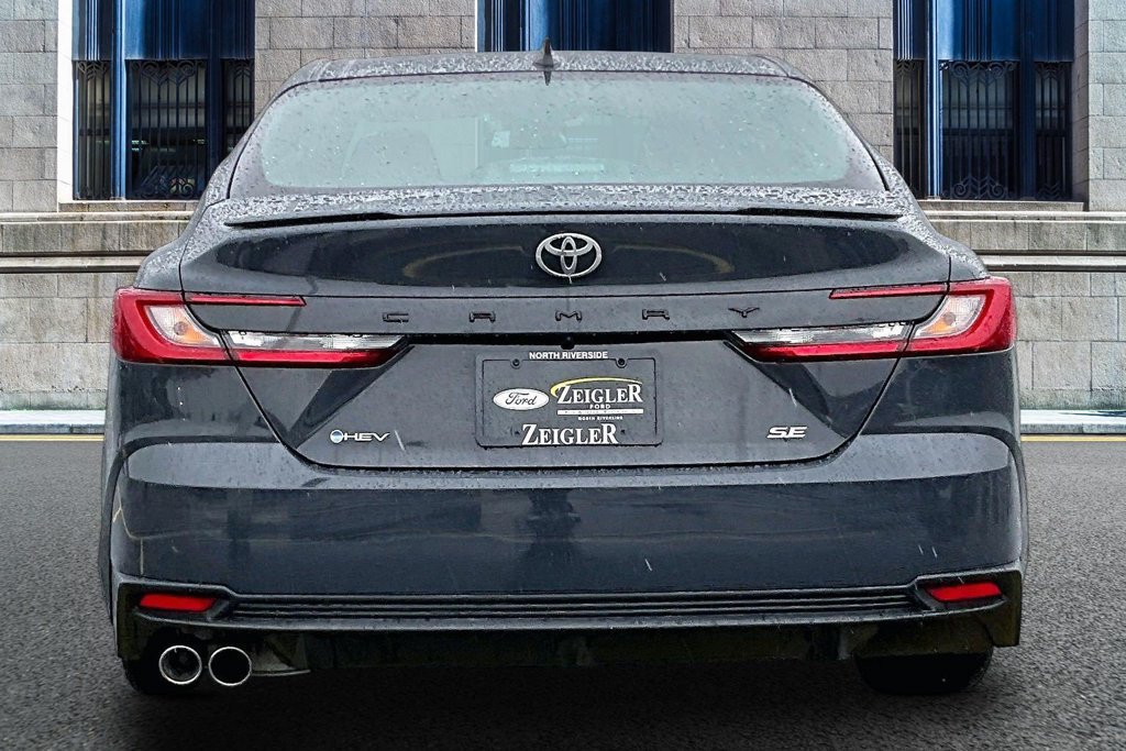 Used 2025 Toyota Camry SE FWD image 4
