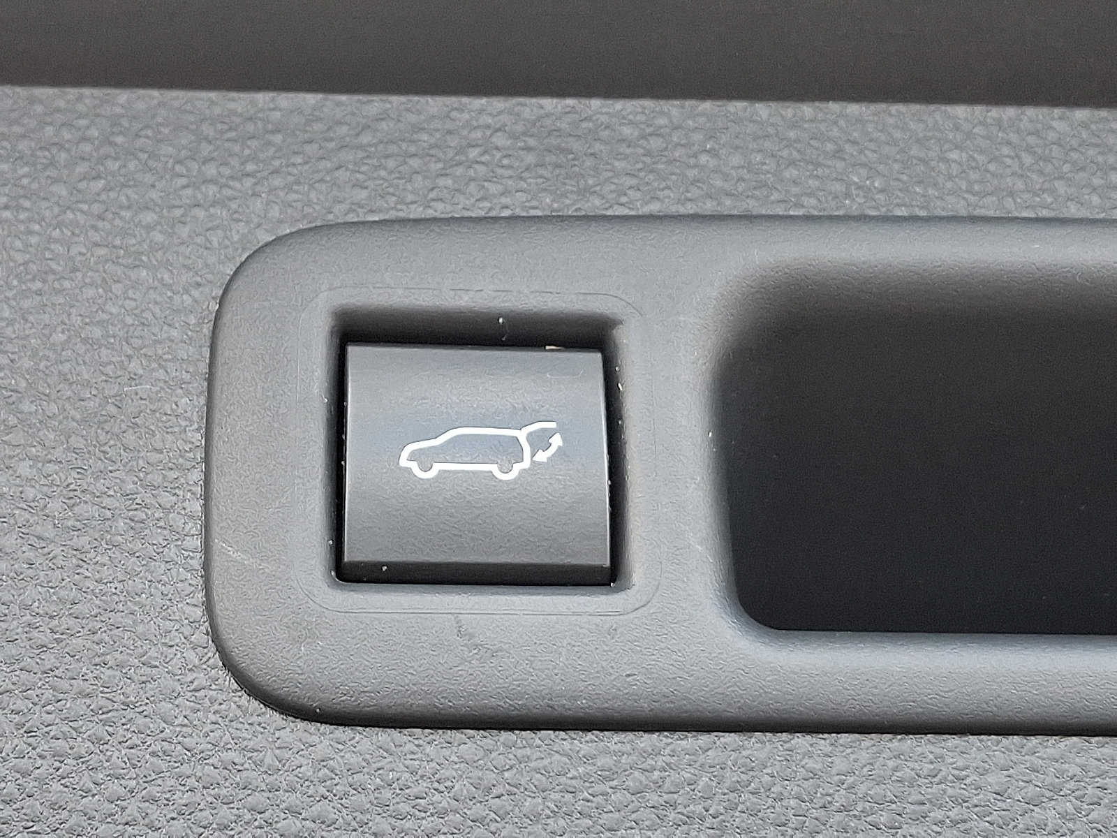 Used 2020 Toyota Highlander XLE image 33