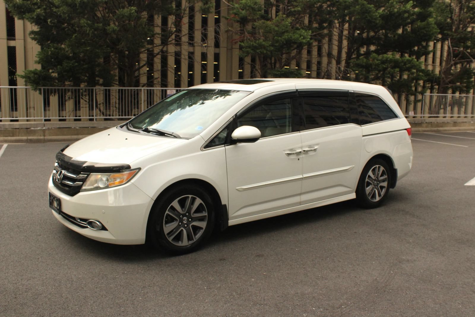 Used 2014 Honda Odyssey Touring image 12