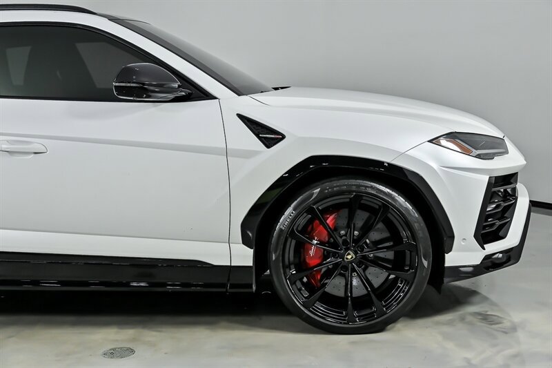 Used 2021 Lamborghini Urus AWD/4WD image 15
