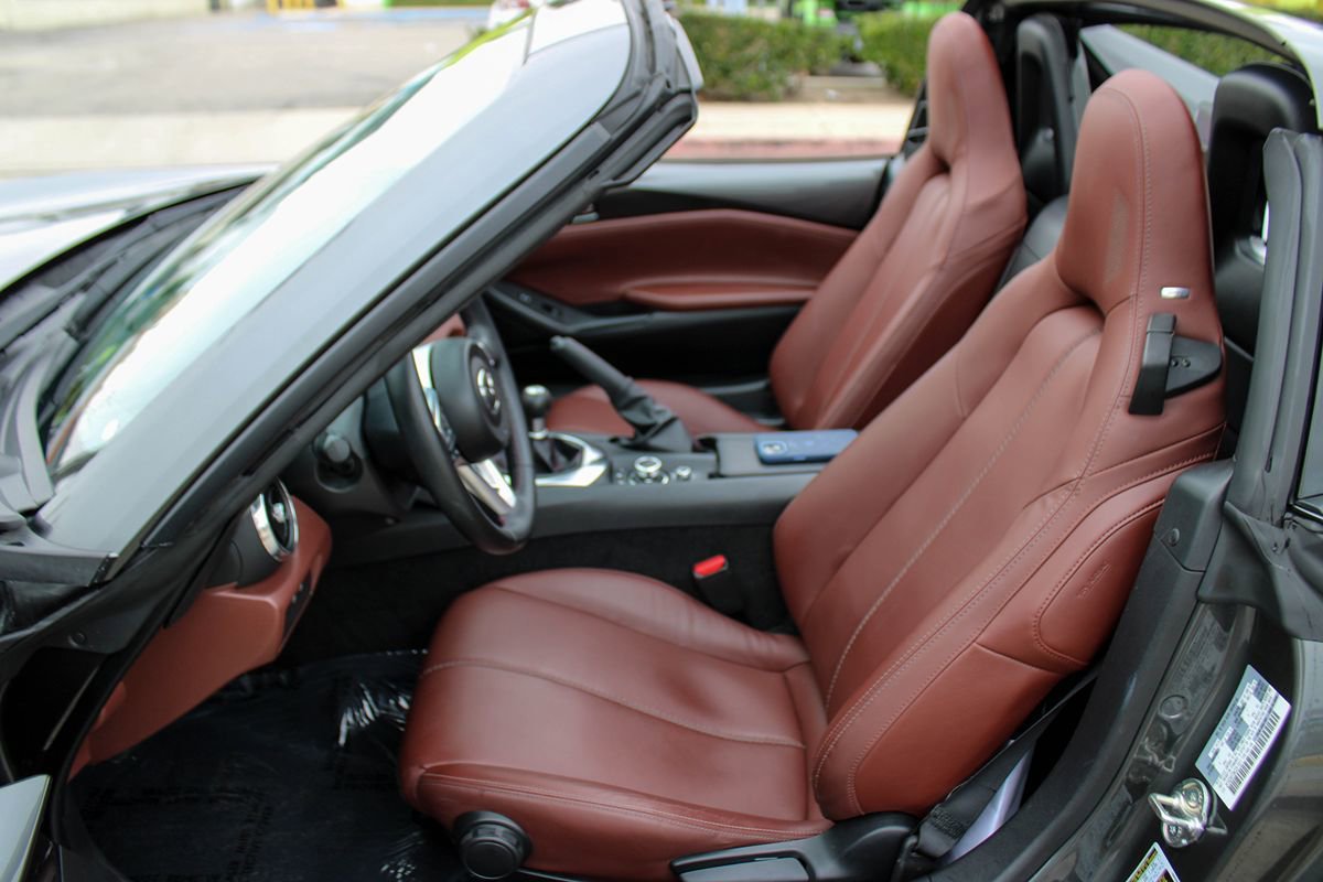 Used 2019 MAZDA MX-5 Miata RF Grand Touring RWD image 17