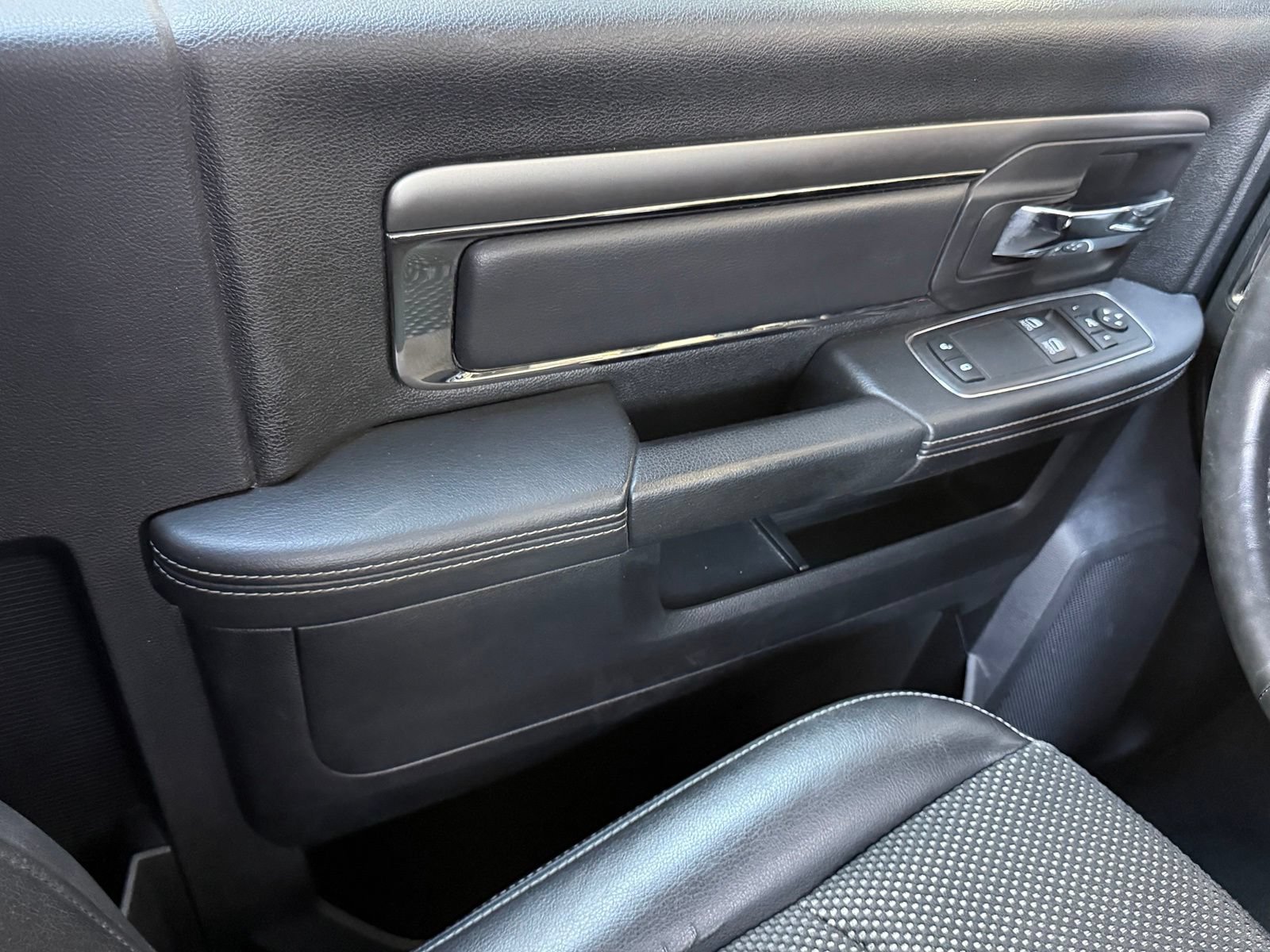 Used 2015 RAM 1500 Sport w/ Convenience Group RWD image 29