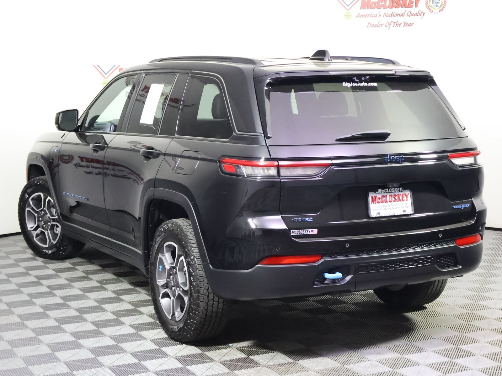 Used 2024 Jeep Grand Cherokee Trailhawk w/ Advanced Protech Group II AWD/4WD image 11