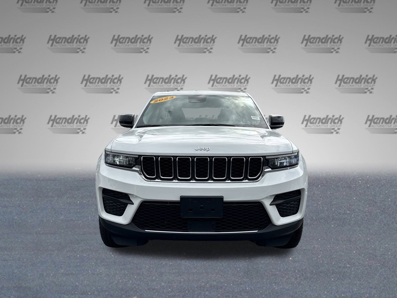 Used 2023 Jeep Grand Cherokee Laredo X w/ Luxury Tech Group I image 3