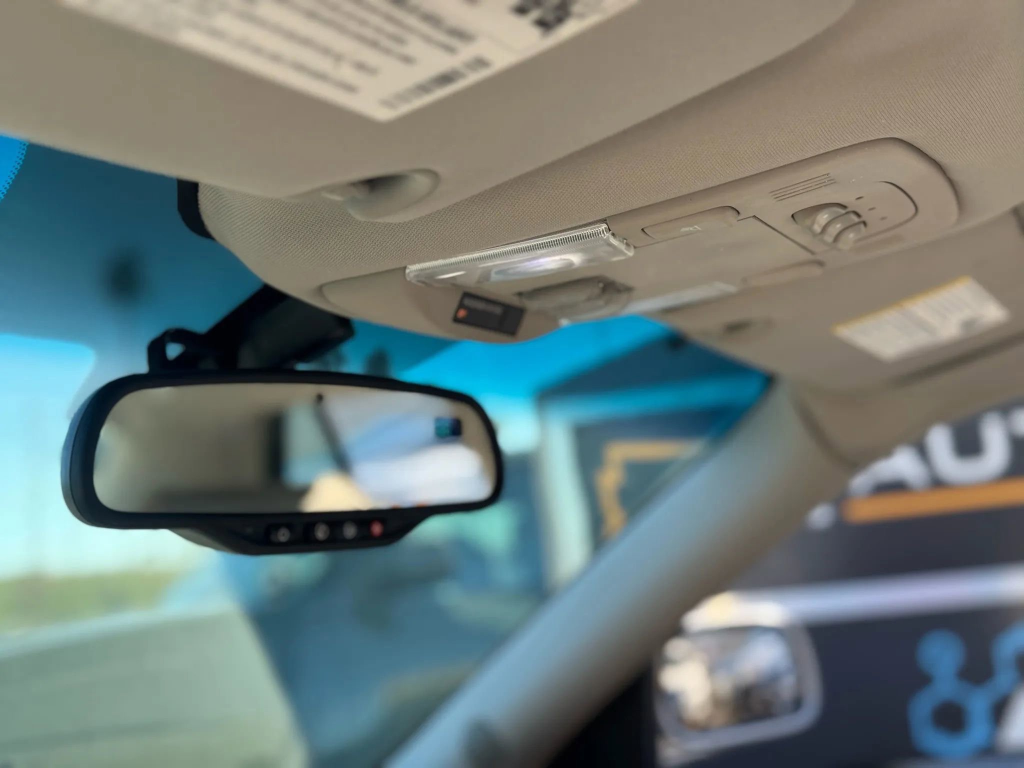 Used 2011 Cadillac DTS Luxury image 31