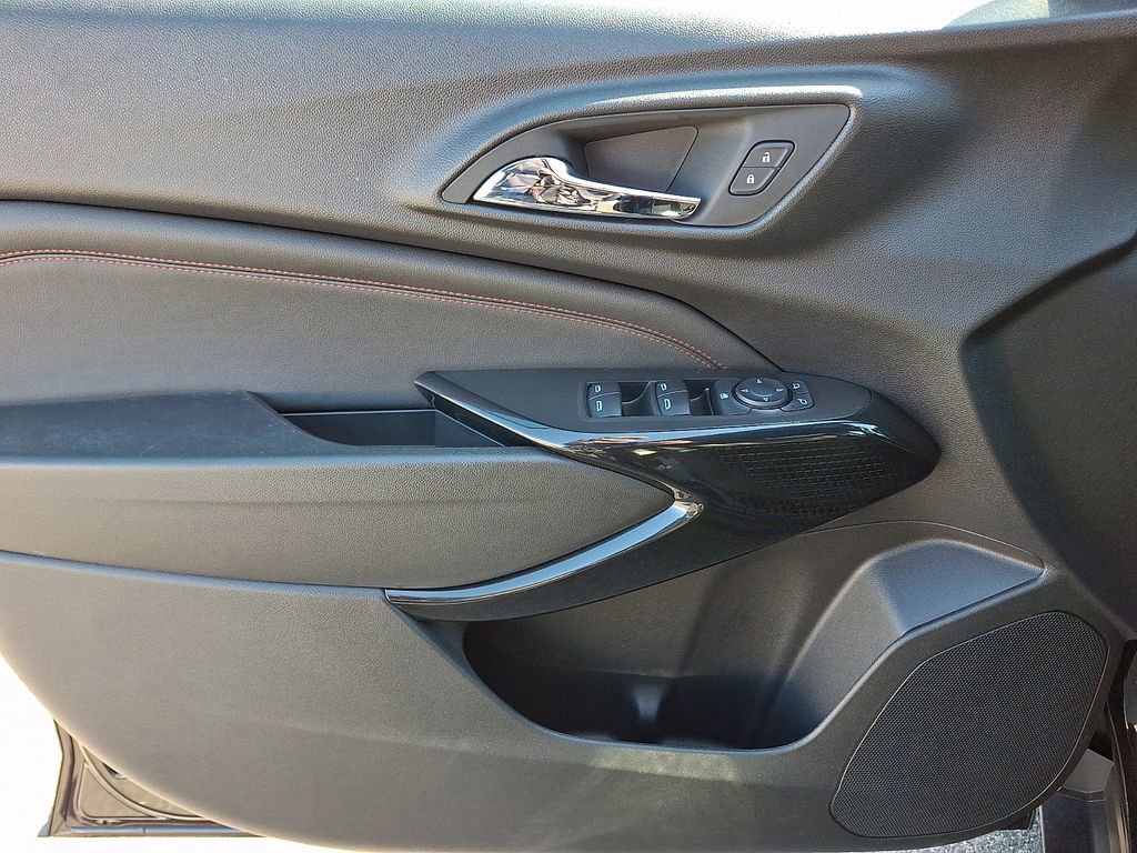 Certified 2024 Chevrolet Trax RS w/ Driver Confidence Package image 12