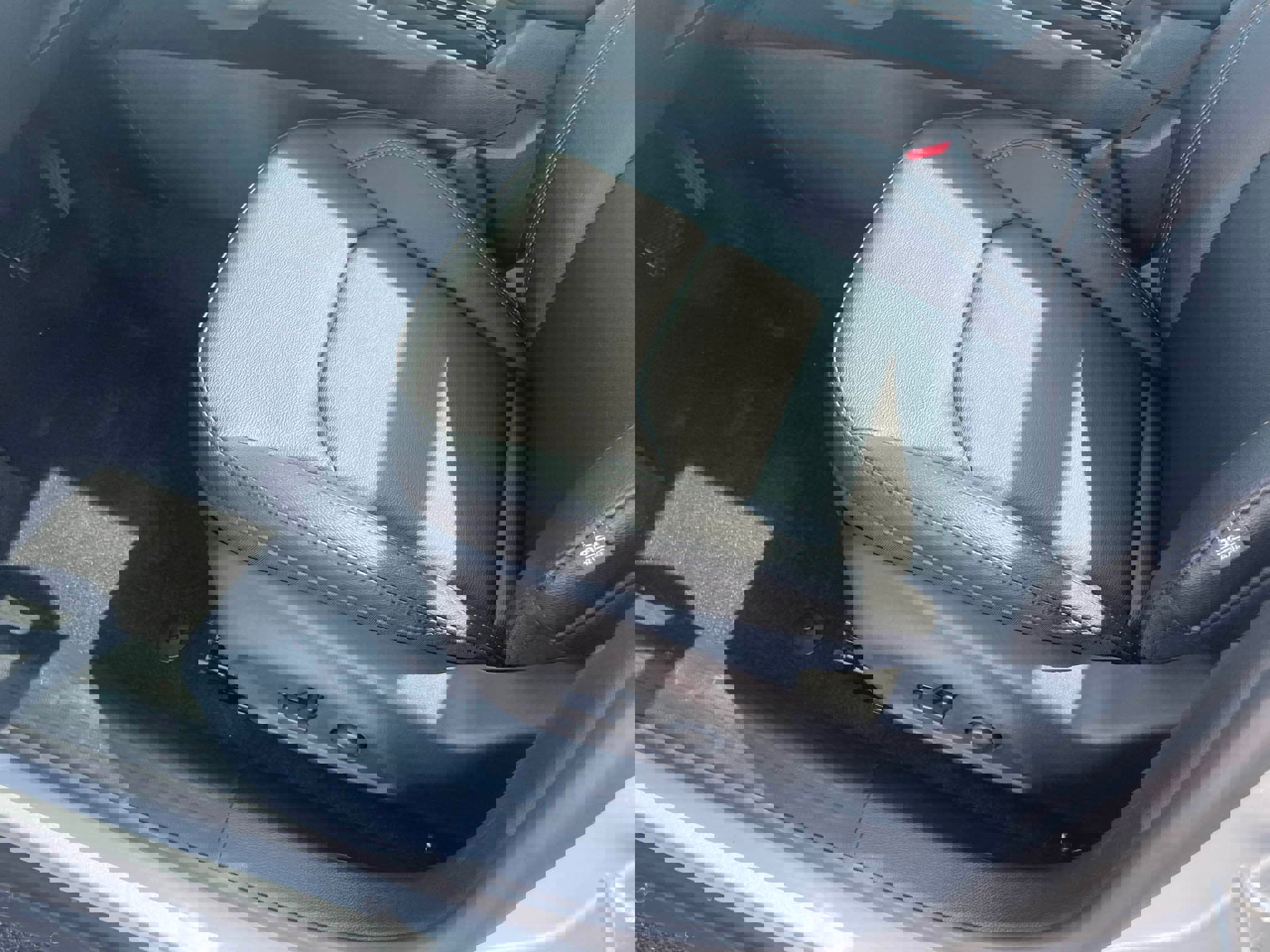 New 2024 Jeep Compass Limited w/ Sun and Sound Group image 13
