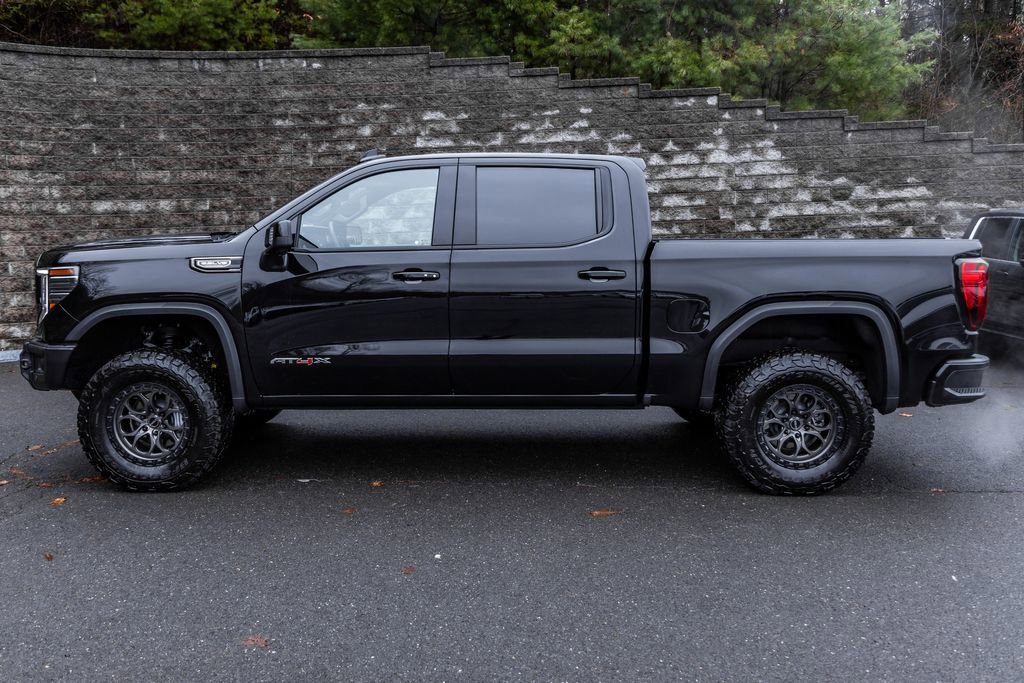 Used 2025 GMC Sierra 1500 AT4X image 10