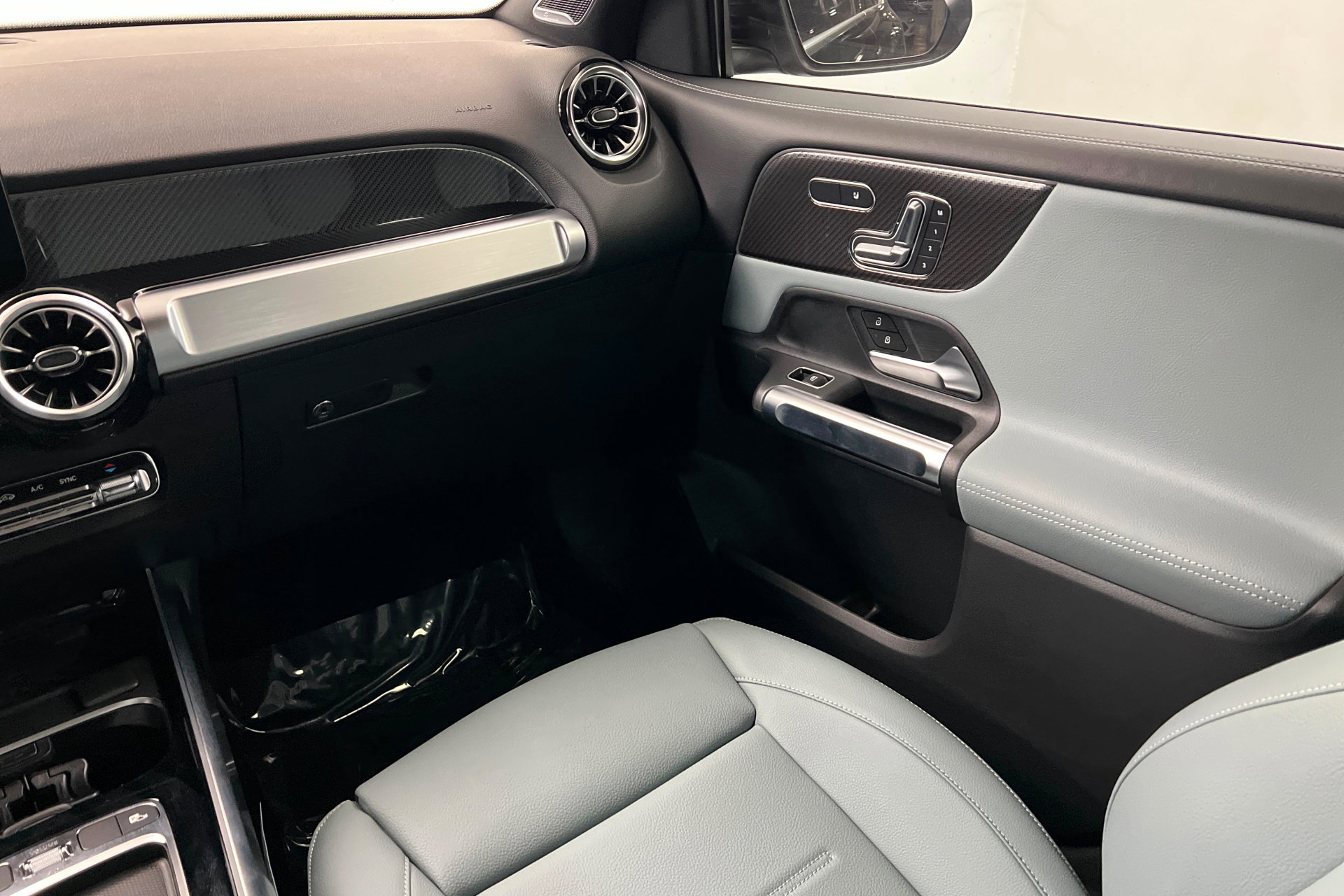 New 2026 Mercedes-Benz GLB 35 AMG AMG GLB 35 image 10