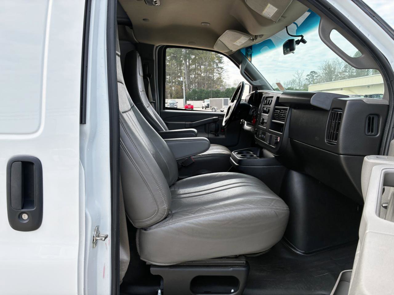 Used 2023 Chevrolet Express 2500 1500 Cargo w/ Driver Convenience Package image 14