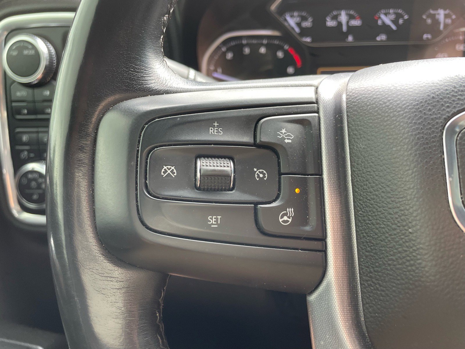 Used 2022 GMC Sierra 1500 SLT w/ Driver Alert Package II image 18