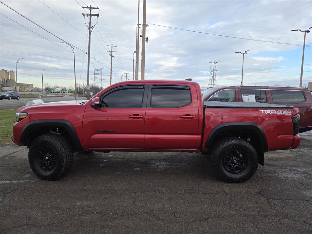 Used 2022 Toyota Tacoma TRD Off-Road w/ Black Out Package (TMS) image 10